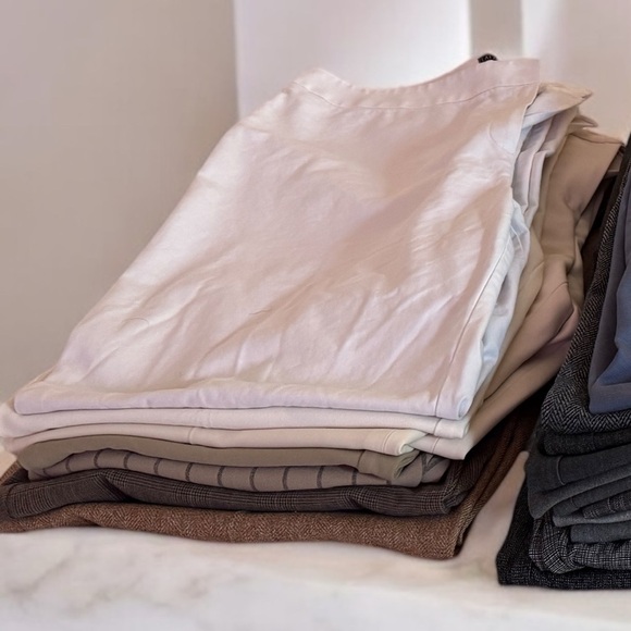5 pair of women’s size 14 pants for $25! Stylish Women’s Work Pants Collection. - Picture 2 of 5